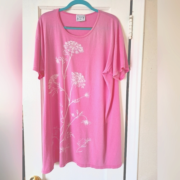 Michigan Rag Co. Tops - Michigan Rag Co. Vintage T shirt/loungewear pink, One Size
